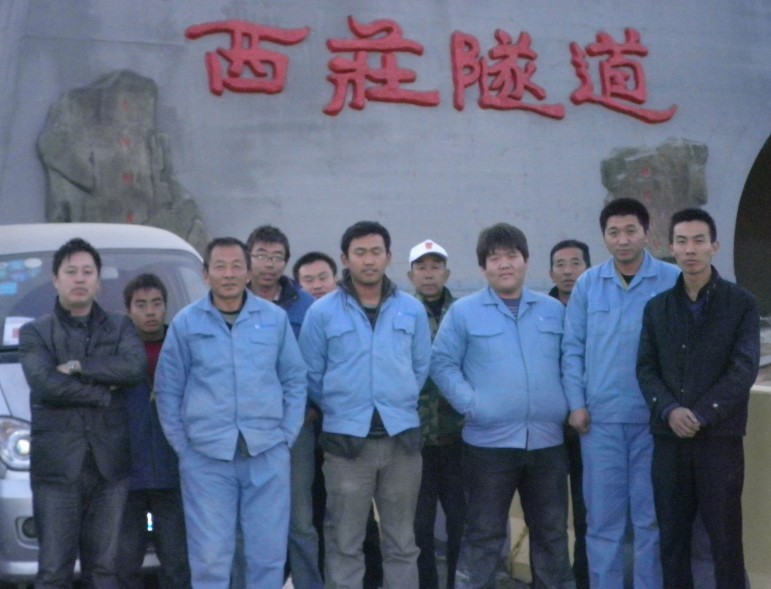 隧道消防安裝團(tuán)隊一